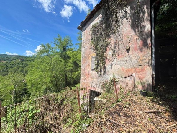casa indipendente in vendita a Genova in zona Pontedecimo