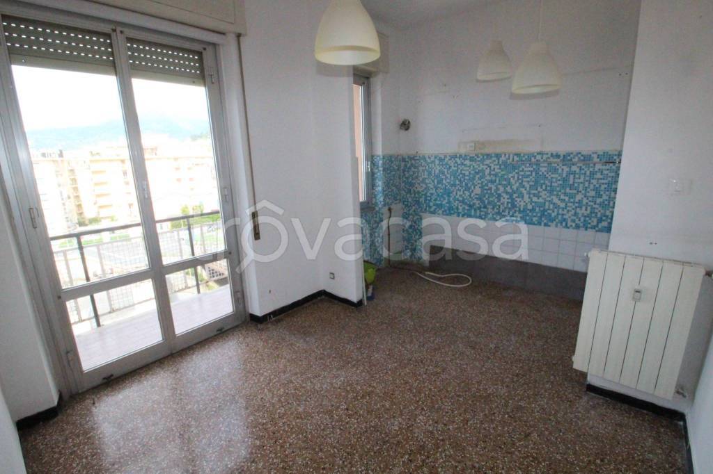 appartamento in vendita a Genova in zona Palmaro / Pra'