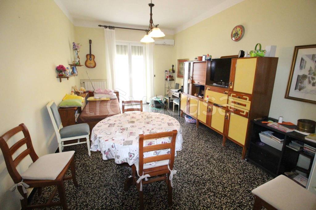 appartamento in vendita a Genova in zona Palmaro / Pra'