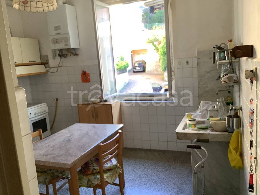 appartamento in vendita a Genova in zona Sturla