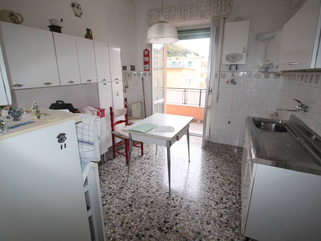 appartamento in vendita a Genova in zona Palmaro / Pra'