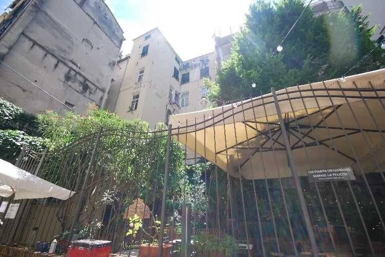 appartamento in vendita a Genova in zona Sottoripa / Maddalena / Molo