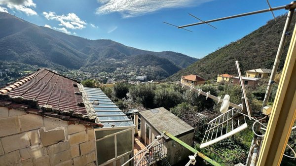 appartamento in vendita a Genova in zona Bavari