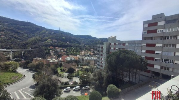 appartamento in vendita a Genova in zona Rivarolo