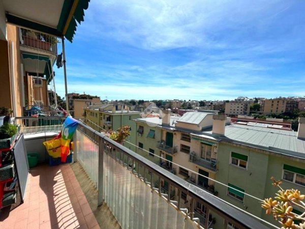 appartamento in vendita a Genova in zona Sturla