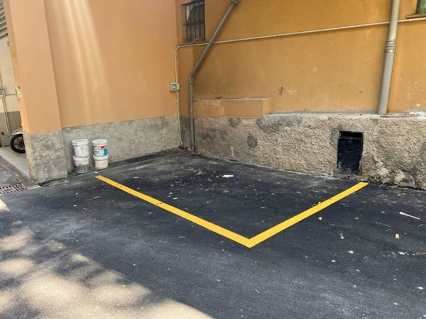 negozio in vendita a Genova in zona Marassi