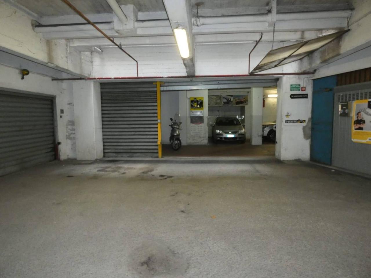 negozio in vendita a Genova in zona Sampierdarena