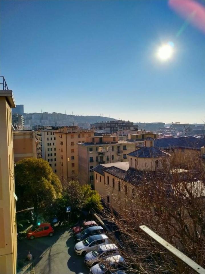 appartamento in vendita a Genova in zona Sestri Ponente