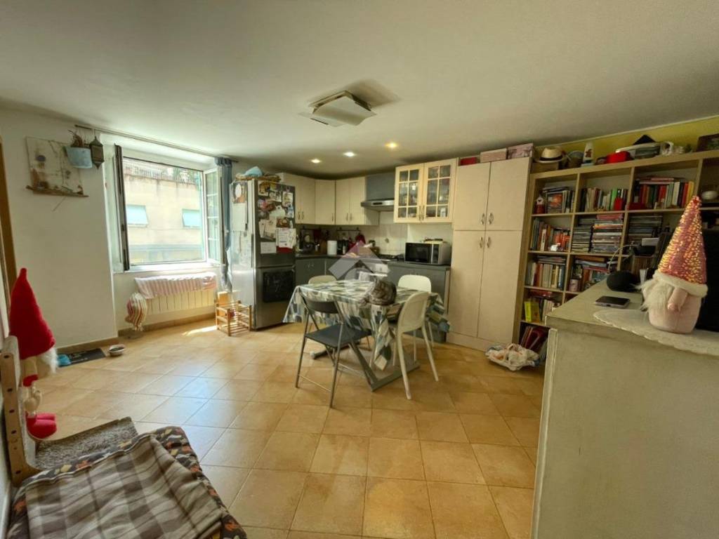 appartamento in vendita a Genova in zona Quezzi