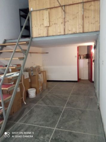 negozio in vendita a Genova in zona Rivarolo