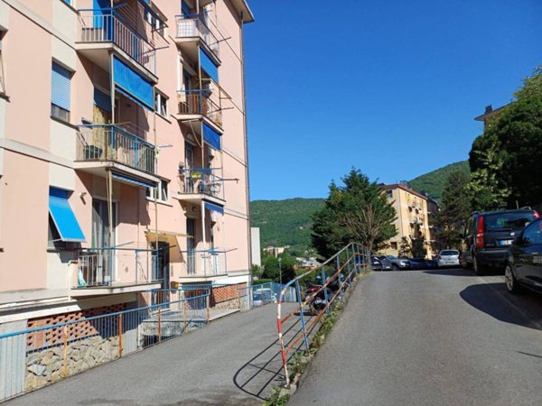 appartamento in vendita a Genova in zona Molassana