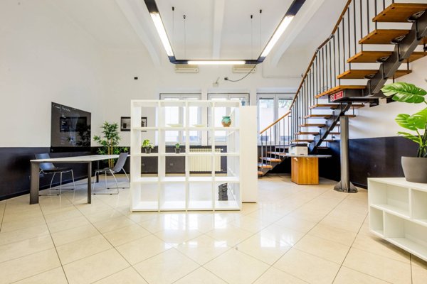 ufficio in vendita a Genova in zona Sampierdarena