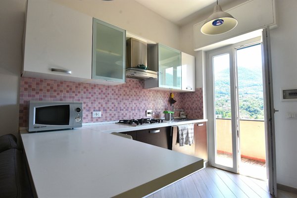 appartamento in vendita a Genova in zona Struppa