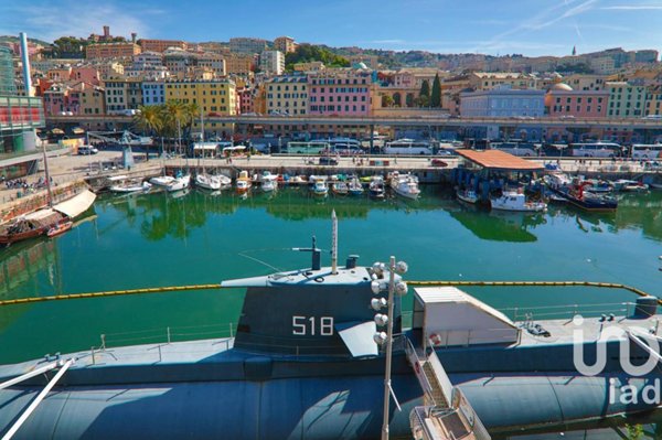 appartamento in vendita a Genova in zona Sottoripa / Maddalena / Molo