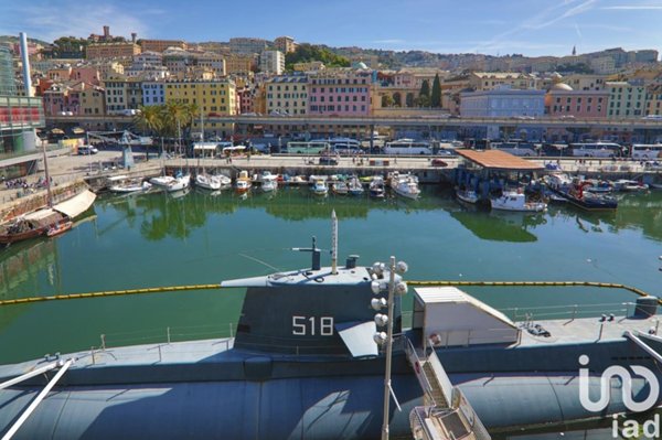 appartamento in vendita a Genova in zona Sottoripa / Maddalena / Molo