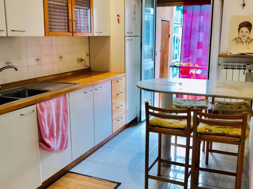 appartamento in vendita a Genova in zona Sestri Ponente
