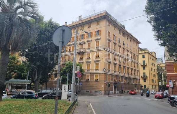 appartamento in vendita a Genova in zona Foce