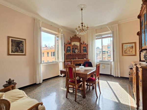 appartamento in vendita a Genova in zona Sturla