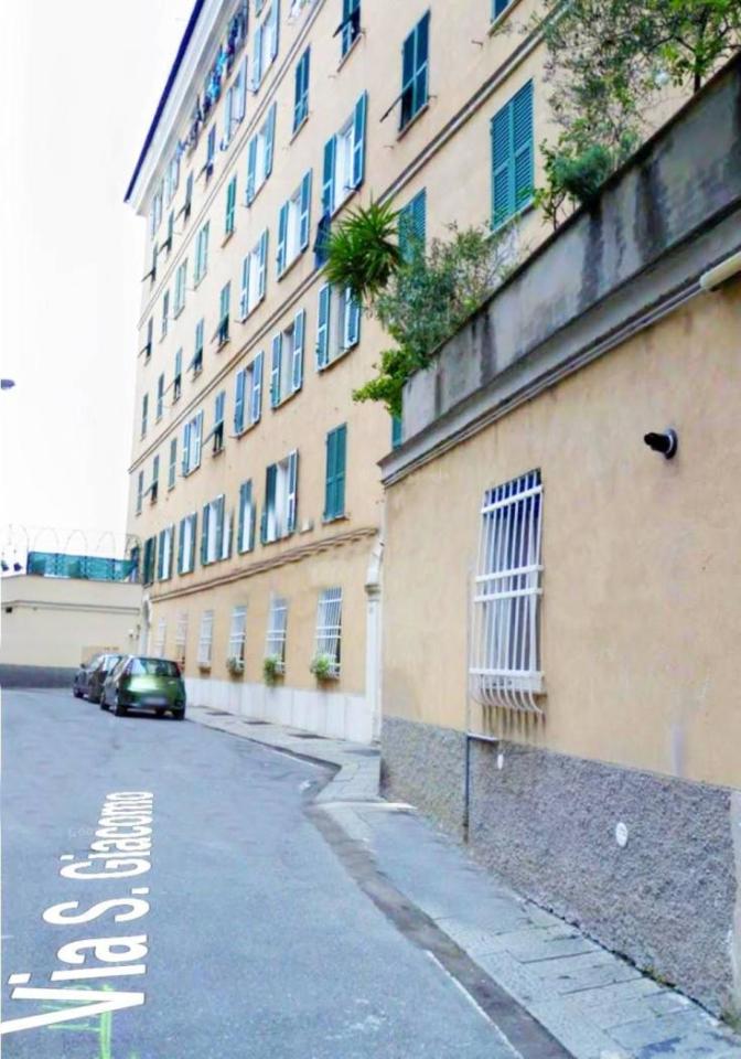 appartamento in vendita a Genova in zona Carignano