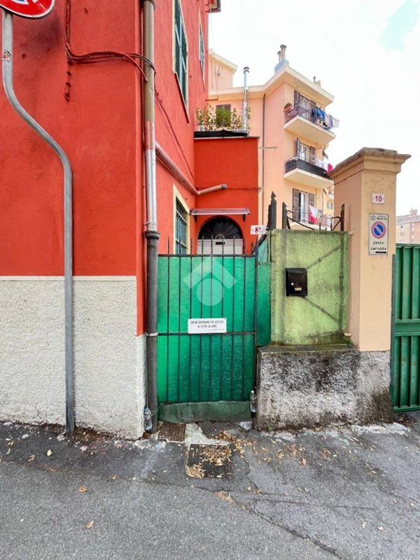 appartamento in vendita a Genova in zona Bolzaneto