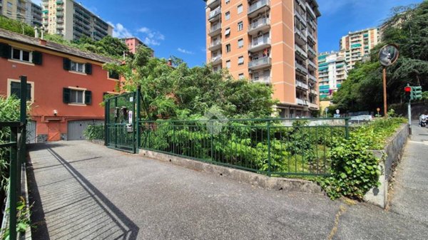 locale di sgombero in vendita a Genova in zona Marassi
