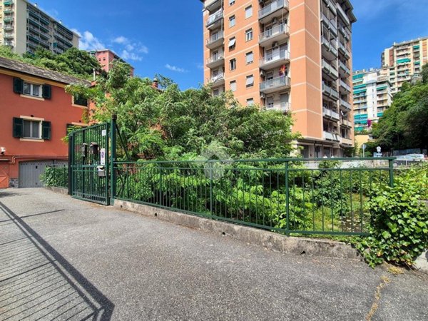 locale di sgombero in vendita a Genova in zona Centro Storico