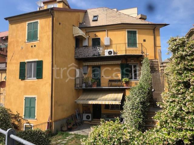 appartamento in vendita a Genova in zona Sturla