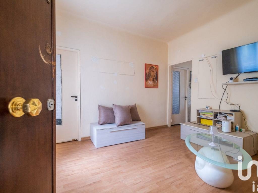 appartamento in vendita a Genova in zona Rivarolo