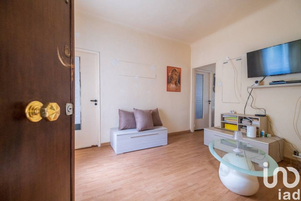 appartamento in vendita a Genova in zona Rivarolo