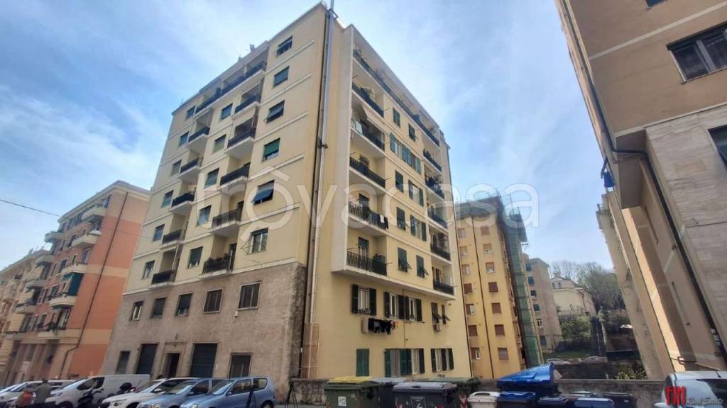 appartamento in vendita a Genova in zona Sestri Ponente