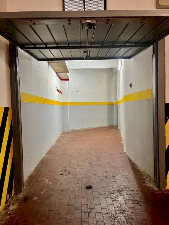 locale di sgombero in vendita a Genova in zona Borzoli
