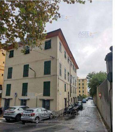 negozio in vendita a Genova in zona Cornigliano