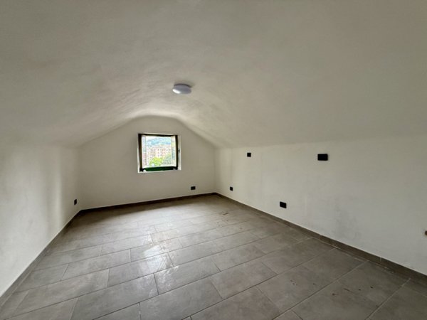 appartamento in vendita a Genova in zona Rivarolo