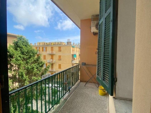 appartamento in vendita a Genova in zona Sestri Ponente