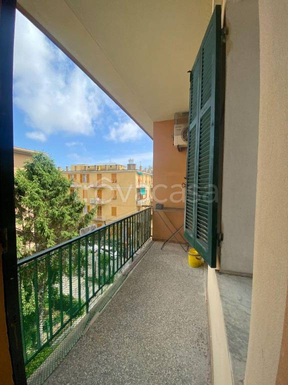 appartamento in vendita a Genova in zona Sestri Ponente
