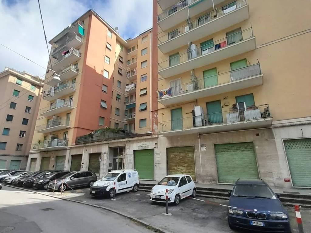 appartamento in vendita a Genova in zona Bolzaneto