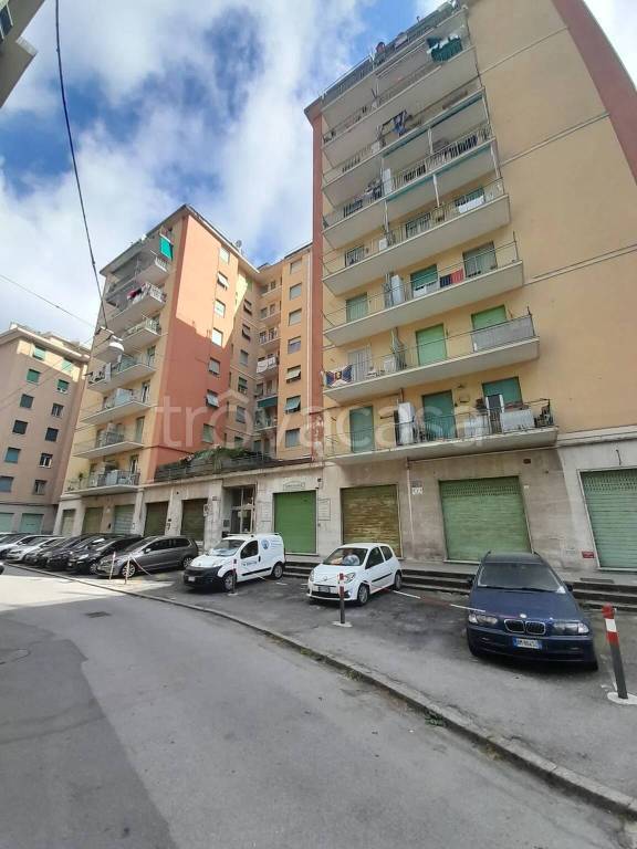 appartamento in vendita a Genova in zona Bolzaneto