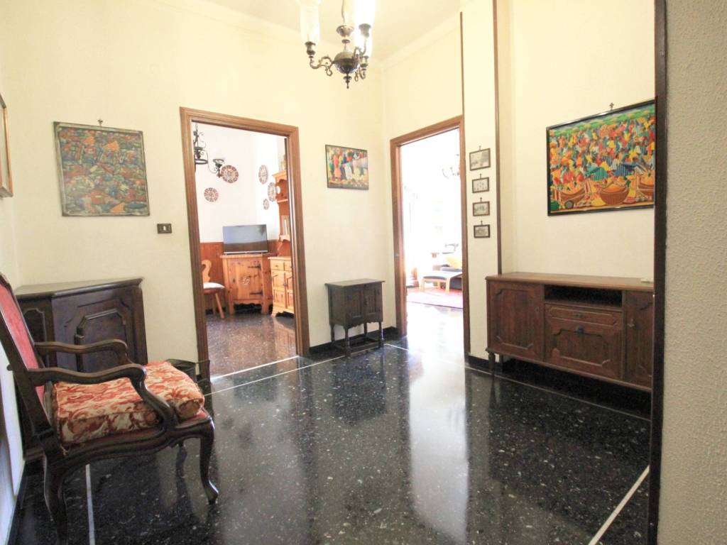 appartamento in vendita a Genova in zona Quezzi