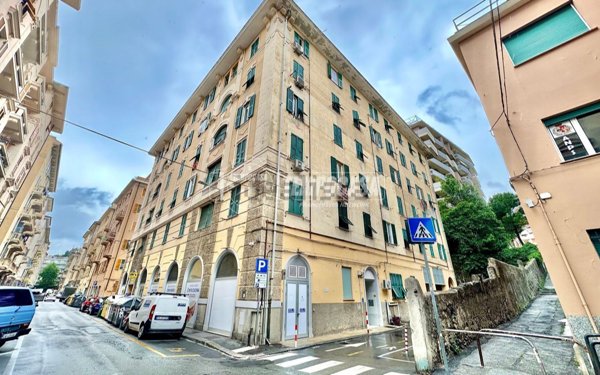 appartamento in vendita a Genova in zona Sestri Ponente