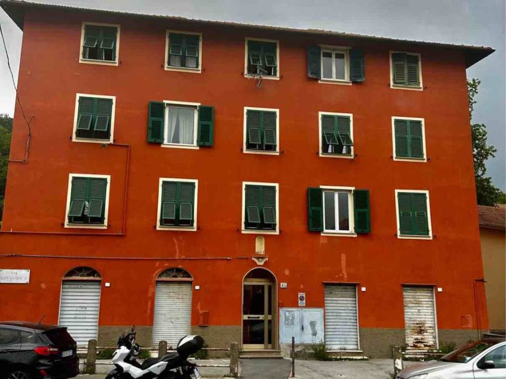 appartamento in vendita a Genova in zona Bolzaneto