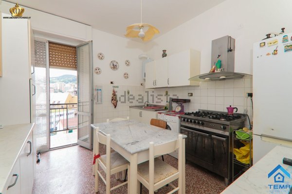 appartamento in vendita a Genova in zona Sestri Ponente