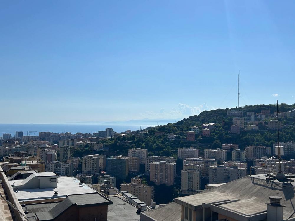 appartamento in vendita a Genova in zona Oregina
