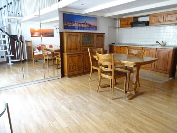 appartamento in vendita a Genova in zona Sottoripa / Maddalena / Molo