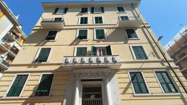 appartamento in vendita a Genova in zona Sestri Ponente