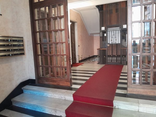 appartamento in vendita a Genova in zona Carignano