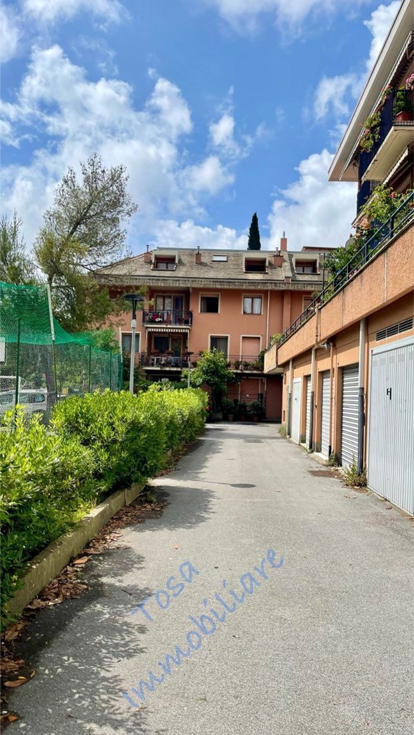 appartamento in vendita a Genova in zona Molassana