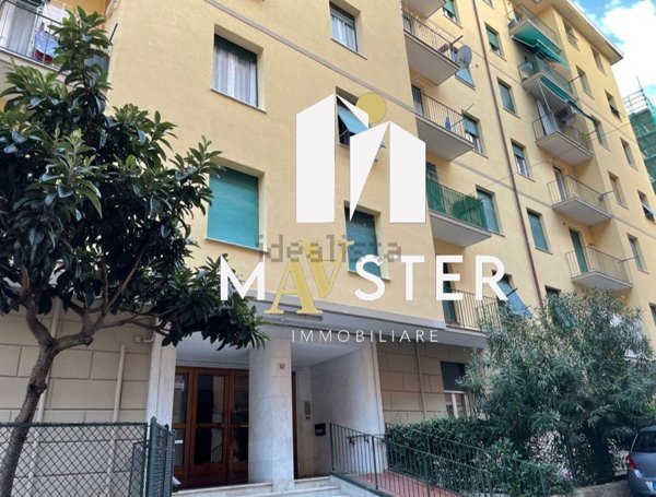 appartamento in vendita a Genova in zona Sestri Ponente