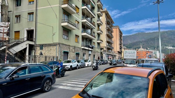 appartamento in vendita a Genova in zona Molassana