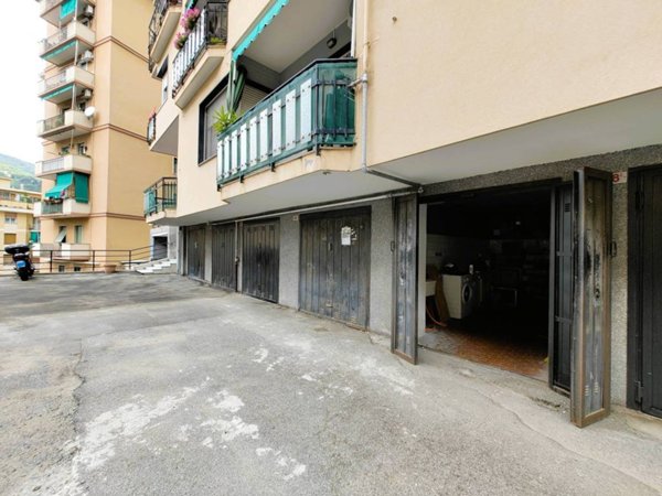locale di sgombero in vendita a Genova in zona Marassi