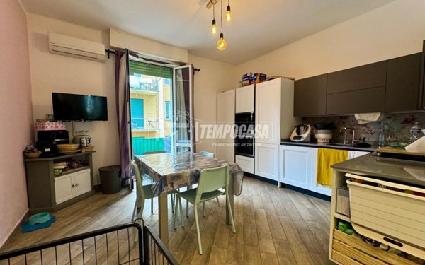 appartamento in vendita a Genova in zona Sestri Ponente